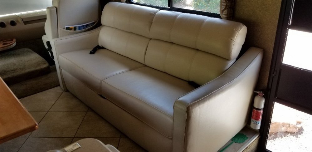 Sofa (1024x498).jpg